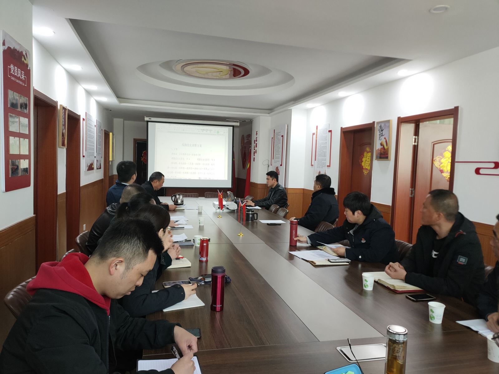 公交集團領(lǐng)導至公交事業(yè)一部開(kāi)展線(xiàn)路優(yōu)化調研工作